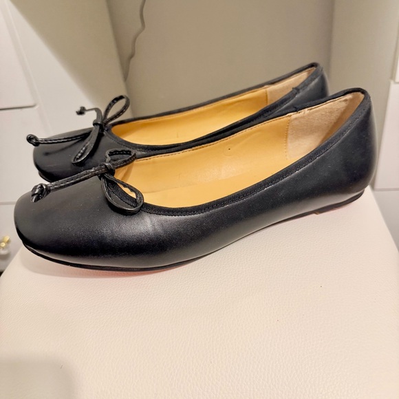 Christian Louboutin Elegant Black Flats with Bow - Picture 6 of 12